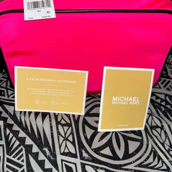 MICHAEL Michael Kors Leila Camera Bag Style Crossbody Neon Pink Black Strap NWT - Picture 10 of 10